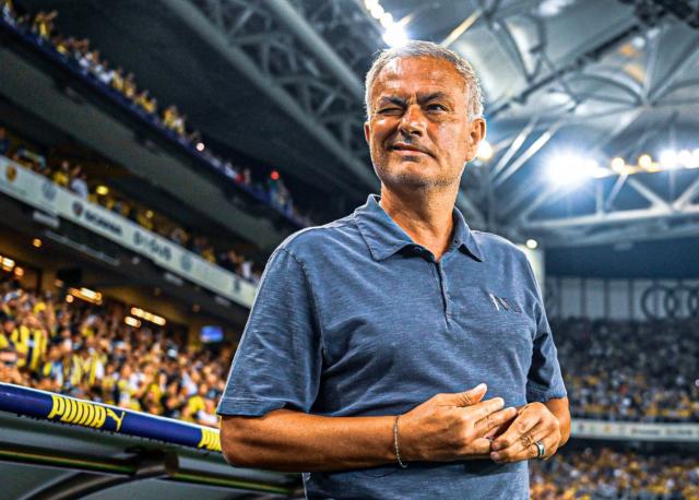 1755047259873008765.png 开云体育-穆里尼奥:阵容还不够,但我不会哭哭啼啼