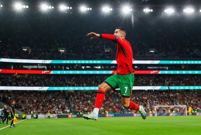 开云平台-还得靠他！上半场轮休 C罗绝杀帮葡萄牙逆转取胜！