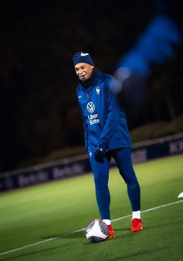 1700241599108011348.jpg 开云体育-姆总谈“沉默”与金球:法国队不姓姆,梅西理应八金