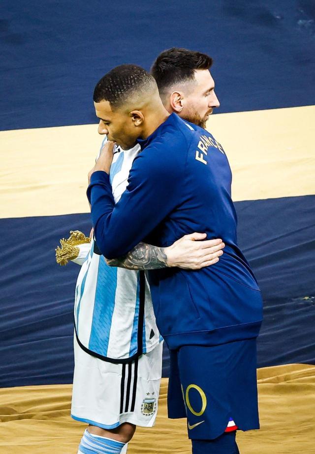 1700241627481012128.jpg 开云体育-姆总谈“沉默”与金球:法国队不姓姆,梅西理应八金