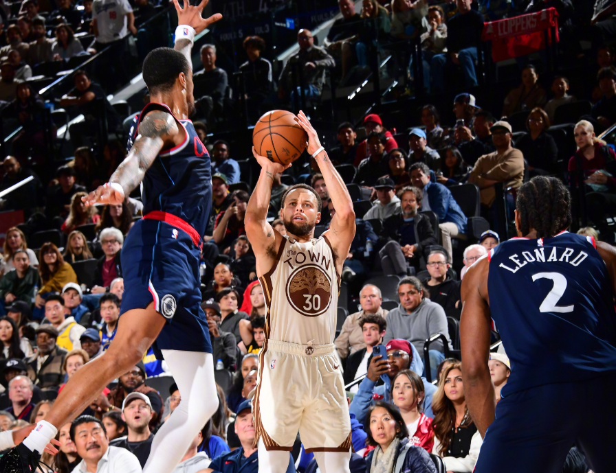 kaiyun-拿5960万年薪，成了赢球反向指标！放弃冲冠吧，着手重建才更理智