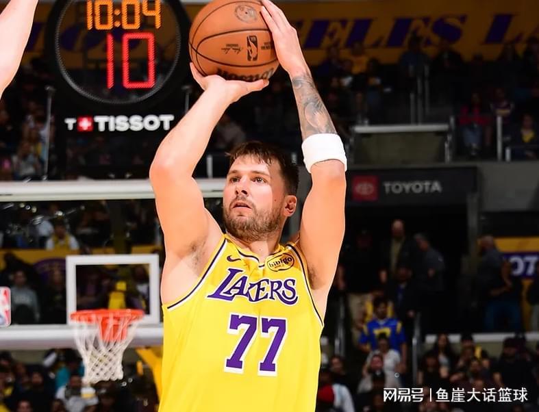 NBA最新排名出炉!火箭升至第四,湖人反超两队,勇士也难上加难