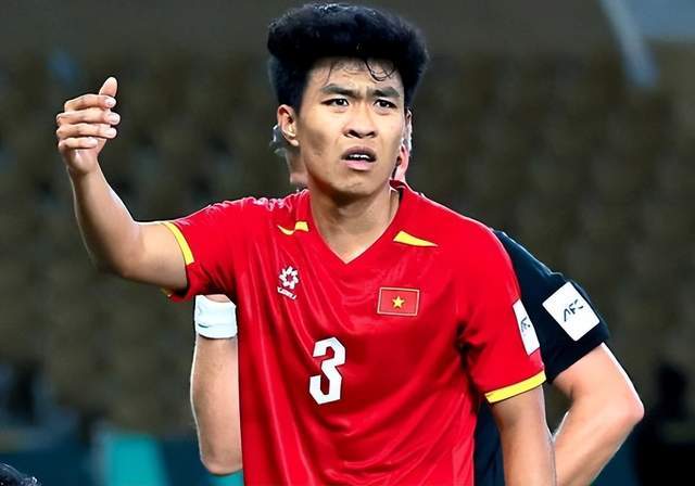 kaiyun-早日康复！越南队后卫韧带撕裂将伤停9个月：他父亲整夜难眠！