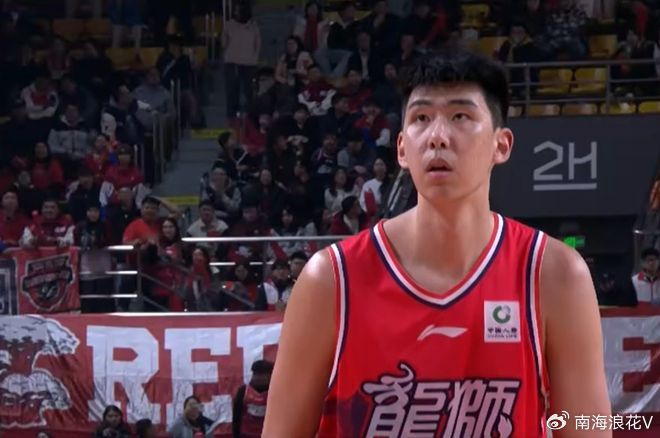 开云平台-2米26中锋,砍24分14板大号两双，完爆同曦内线， 球迷：杜锋怎么看？|广州队|南京同曦|加时赛|徐昕|郭昊文_新浪体育_新浪新闻