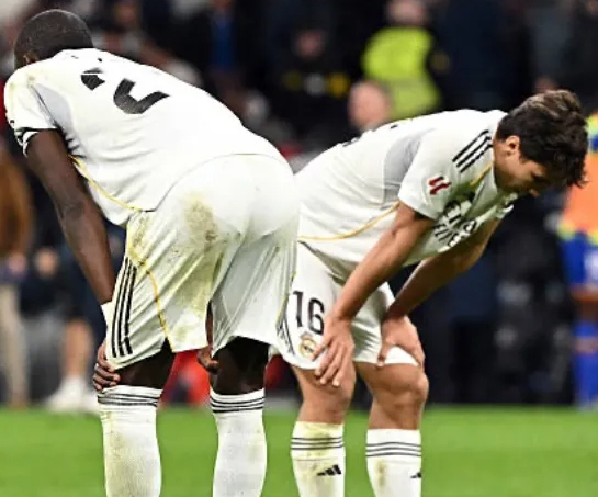 开云官网-联赛两连败!皇马内讧升级,队内互相争吵,权威媒体爆狠料|圣地亚哥-伯纳乌足球场|皇家马德里|赫塔费|米兰冬奥会|更衣室_新浪体育_新浪新闻