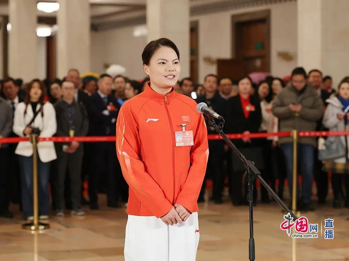 kaiyun-江西奥运冠军徐诗晓亮相两会“代表通道”！|水上运动|全国两会|中国奥运代表团|巴黎奥运会|世锦赛_新浪新闻
