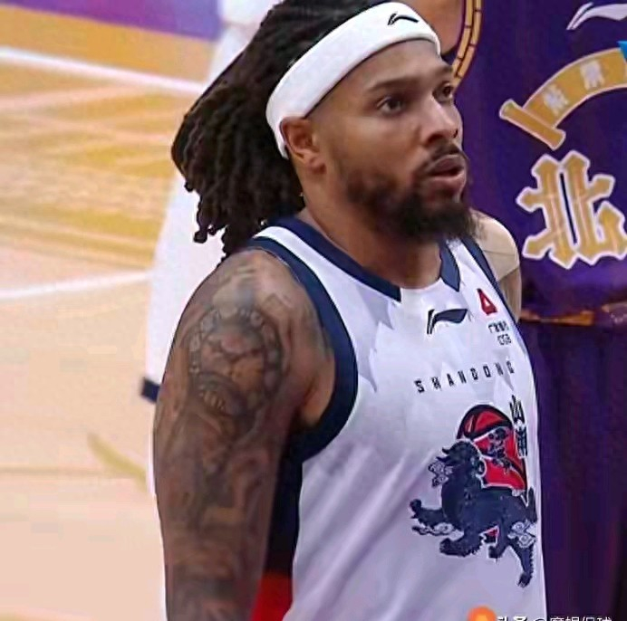 开云平台-邱彪这盘棋，新外援真不是来当“得分王”的！|琼斯|陶汉林|山东男篮|德雷克·鲍威尔|诺曼·鲍威尔_新浪体育_新浪新闻