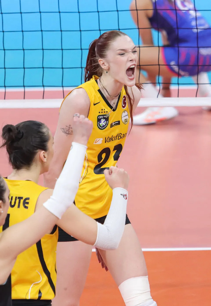 开云体育-米兰女排主场遭逆转，埃格努空砍38分，马尔科娃封神加冕MVP|AC米兰|瓦基弗银行|扣球|欧冠|比赛_新浪体育_新浪新闻