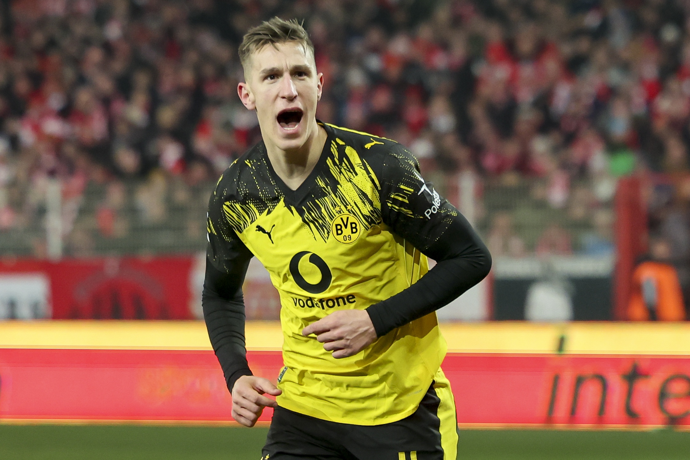 开云体育-记者：皇马和利物浦有意施洛特贝克，多特提出丰厚合同希望其留队