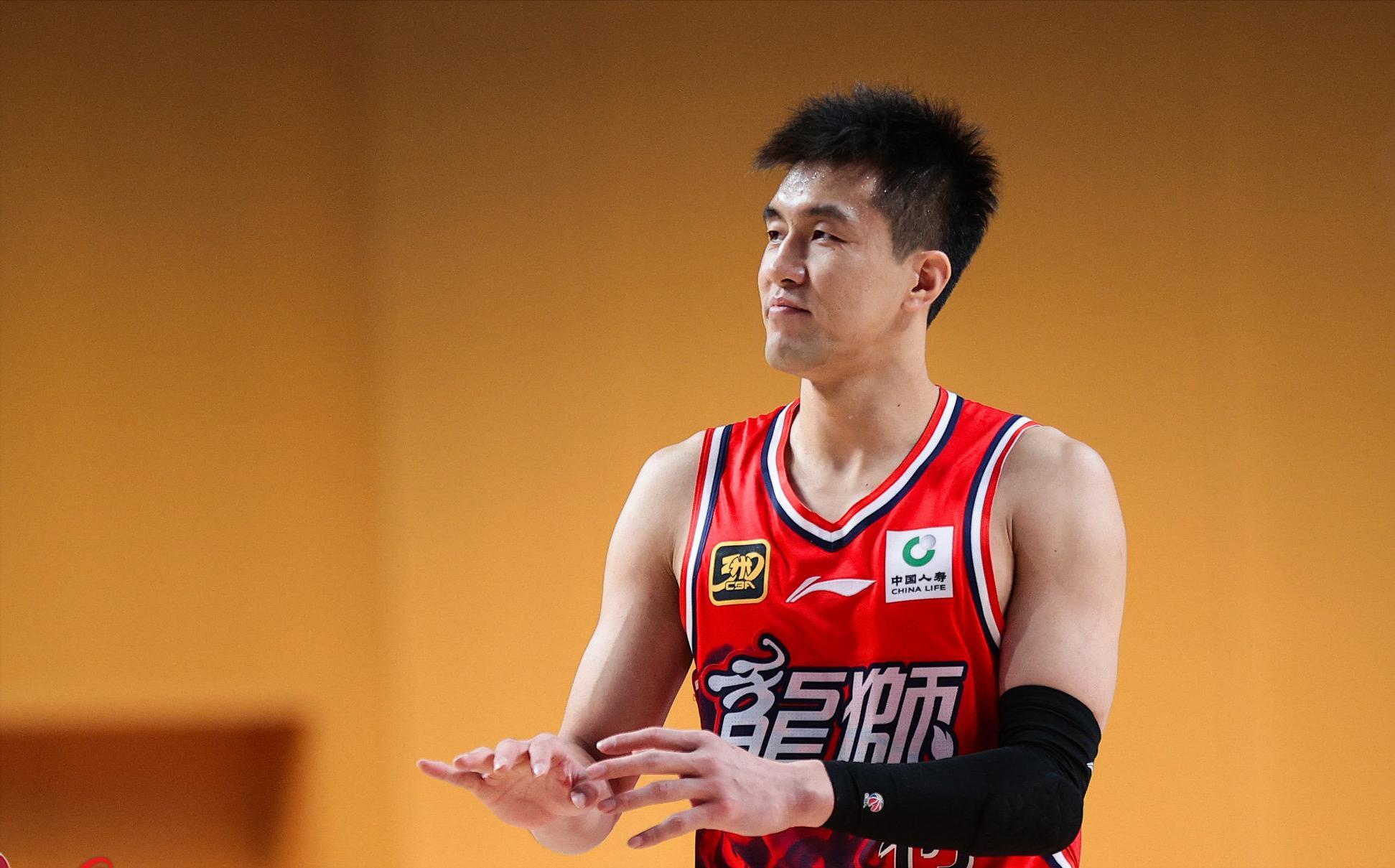 开云平台-16分3助攻!郭艾伦王者归来,被徐昕拖累送违体,加时赛带队赢球