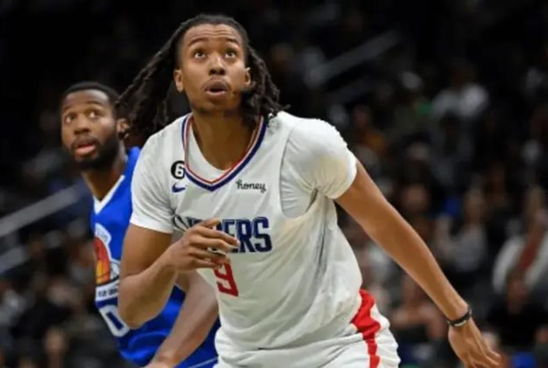 开云体育-辽宁队外援已抵达沈阳；广东大外援暂未公布，球迷猜测摩西-布朗