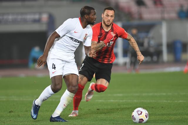 开云平台-亚泰英超铁卫贡献惊人数据 全中超仅他能撞飞阿瑙