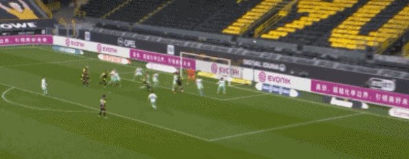 1618760261654003552.gif 【德甲】哈兰德梅开二度 多特蒙德4比1不莱梅。