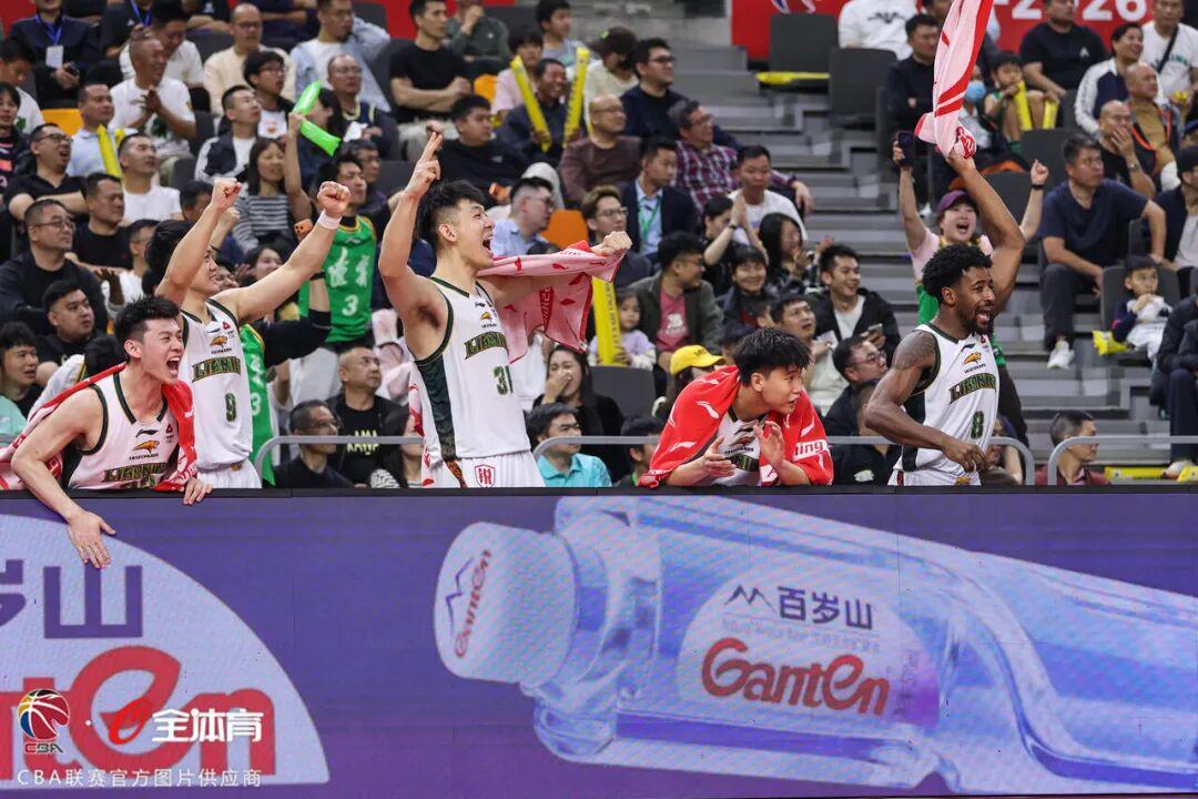 开云平台-付豪26分9板 鄢手骐17分 莫兰德21板6助攻 辽宁本钢客场89：73战胜深圳马可波罗